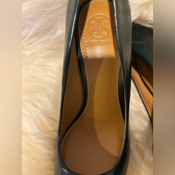 Tory Burch Francesca Green Heel Pumps - Picture 6 of 6